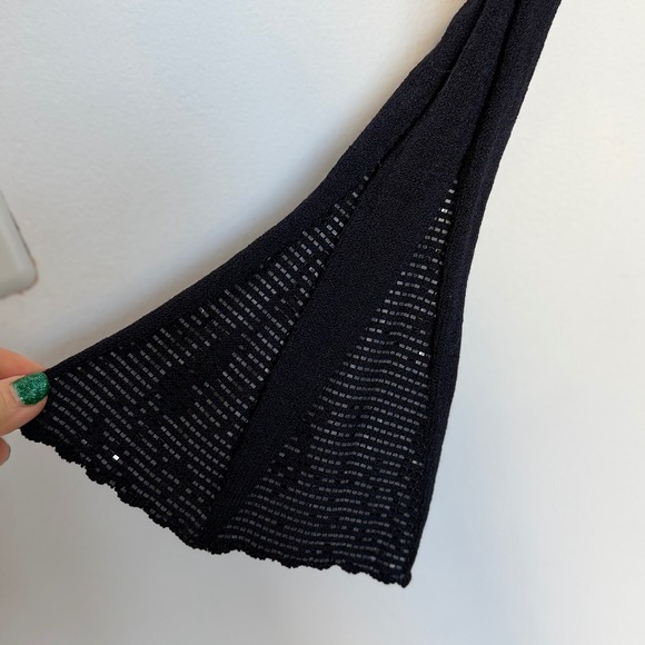 ST JOHN Black Knit Long Sleeve Sequin Embellished Bell Sleeve Sweater Top Size S - Picture 4 of 6